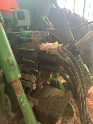 2012 John Deere 8260R Photo 10