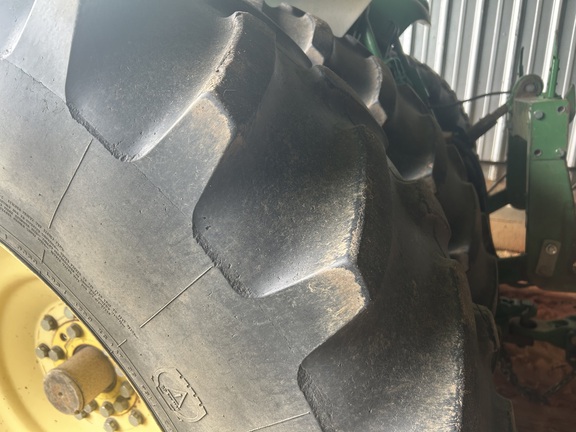 2012 John Deere 8260R Photo 9