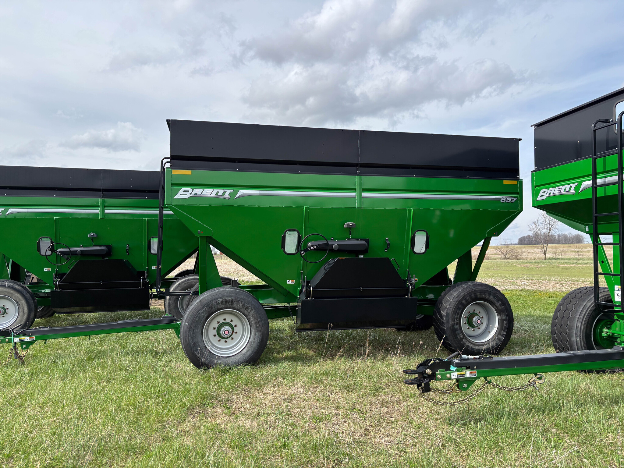 Used -- Brent 657 Grain Carts at Koenig Equipment in Anna, OH - PhotoXL1