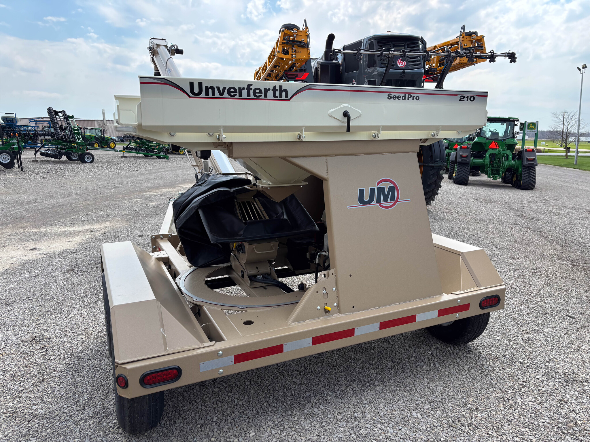 Used -- Unverferth 210 Seed Tenders at Koenig Equipment in Anna, OH - PhotoXL2