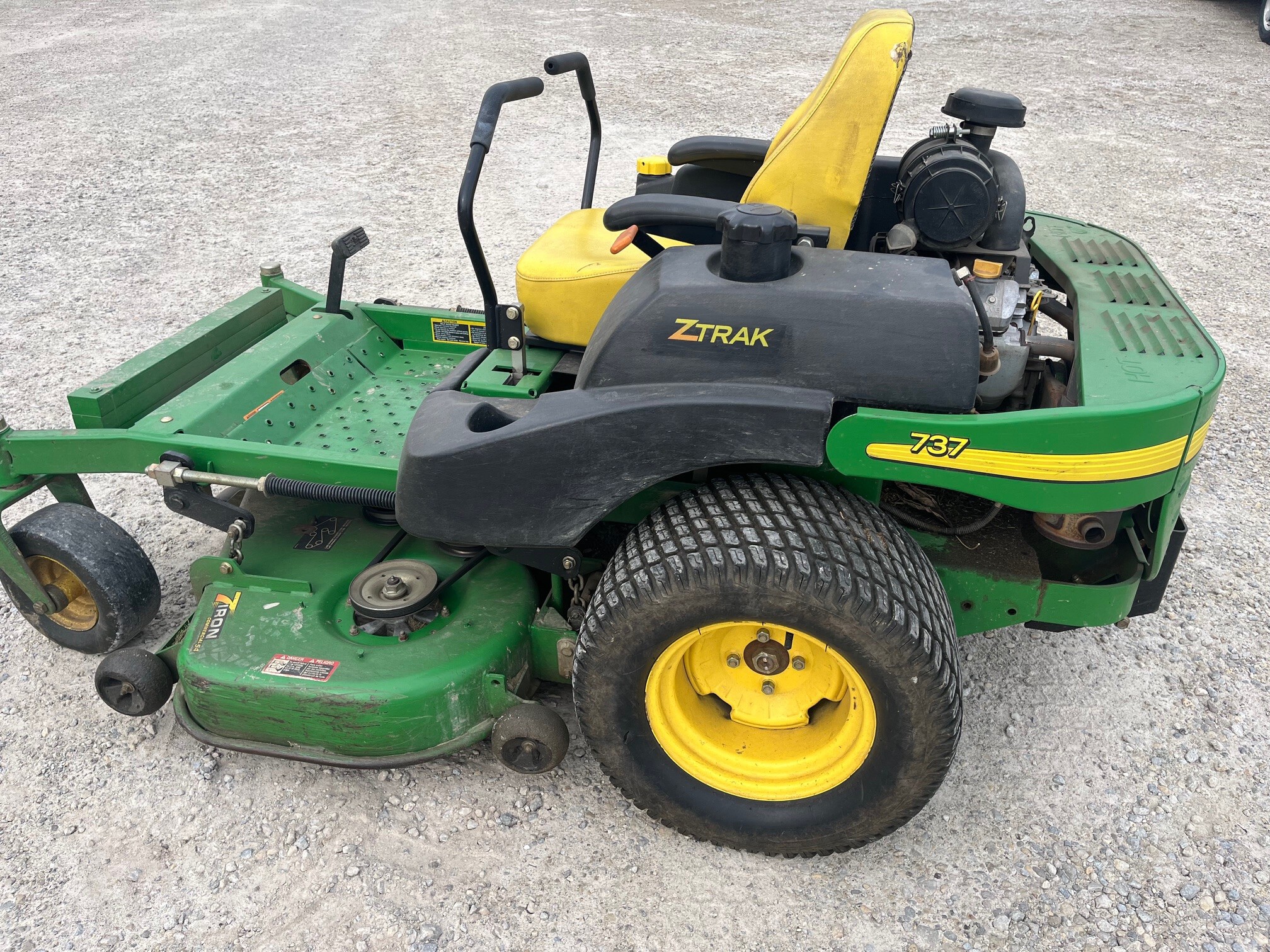 John Deere 737 Image 1