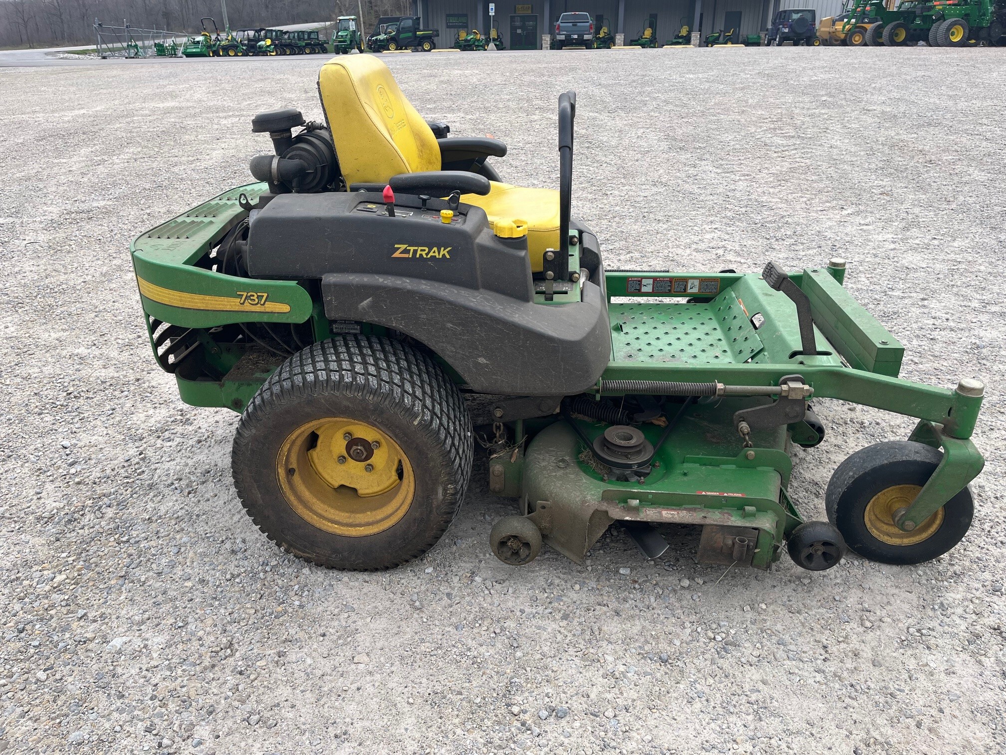 John Deere 737 Image 3