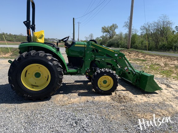 Photo of 2025 John Deere 4052R