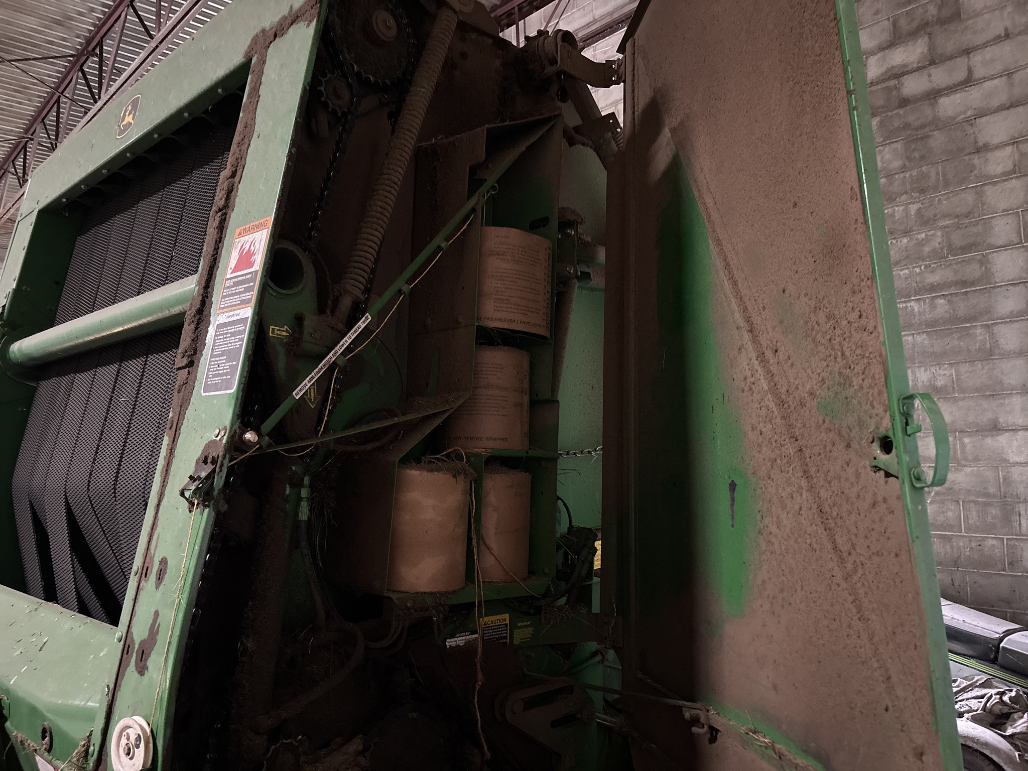 Used 2010 John Deere 568 Round Balers at Koenig Equipment in Urbana, OH - PhotoXL3