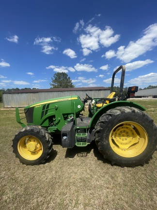 2019 John Deere 5090EL Photo 4