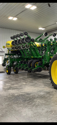 Photo of 2013 John Deere 1790