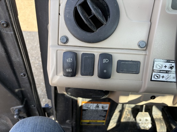 2021 John Deere XUV 835R - Photo23