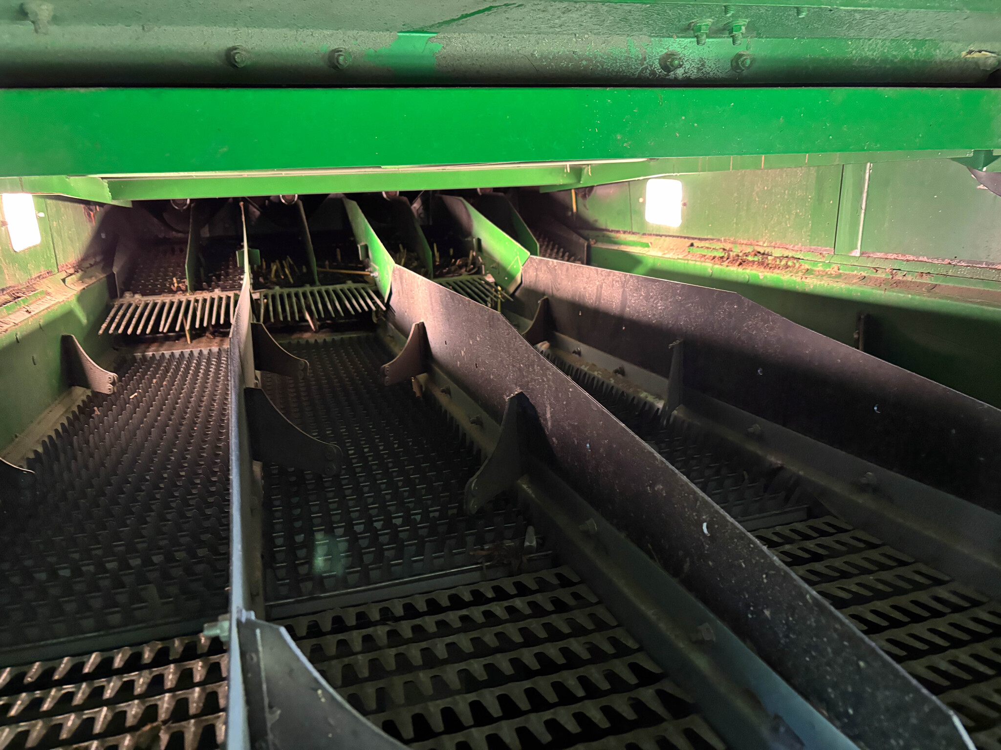 Used 2014 John Deere S670 Combines at Koenig Equipment in Anna, OH - PhotoXL23