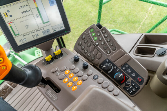Used 2014 John Deere S670 Combines at Koenig Equipment in Anna, OH - Photo39
