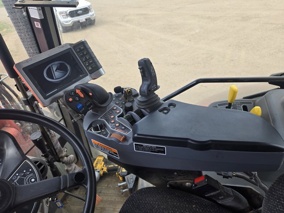 2021 Kubota M7-172 Premium - Photo16