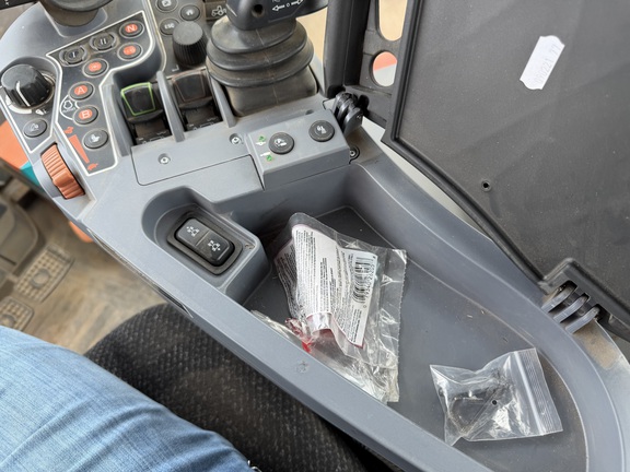 2021 Kubota M7-172 Premium - Photo44