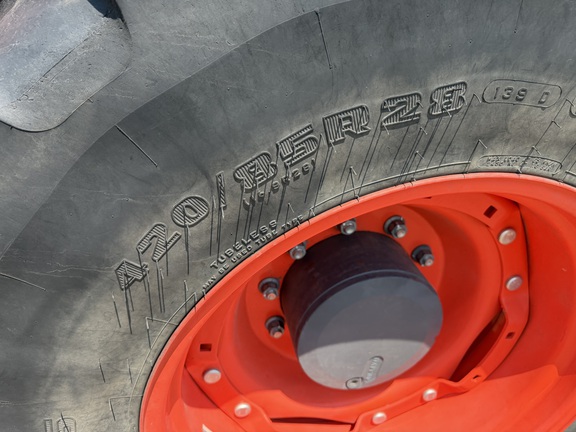 2021 Kubota M7-172 Premium - Photo9