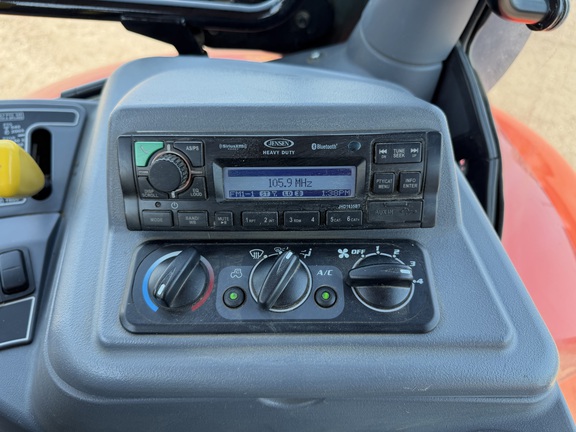 2021 Kubota M7-172 Premium - Photo44