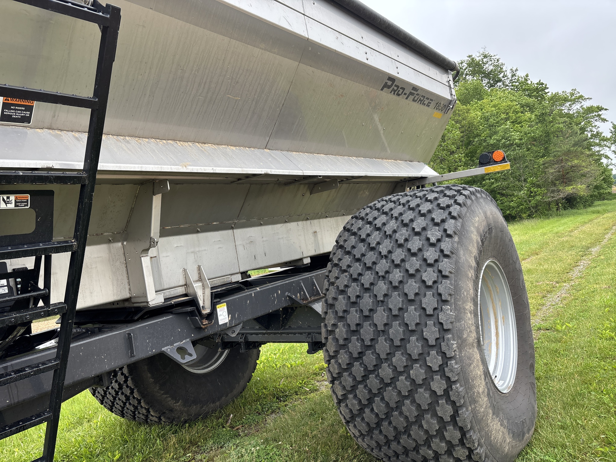 Used 2023 Unverferth ProForce 1850 Dry Spinner Spreaders at Koenig Equipment in Anna, OH - PhotoXL6