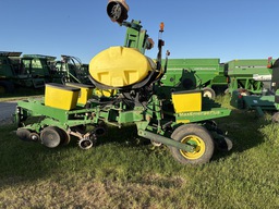 Planter For Sale John Deere 1760NT 
