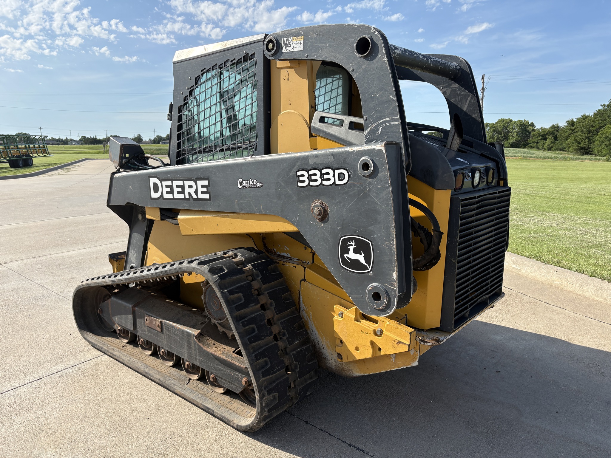 2010 John Deere 333D Image 2
