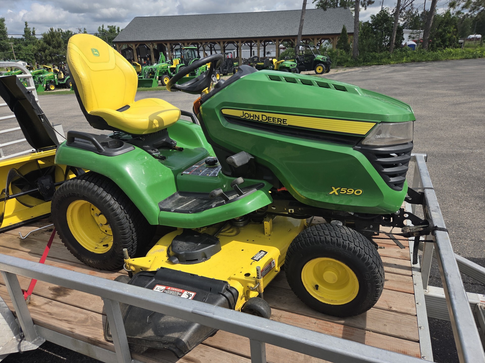 2021 John Deere X590