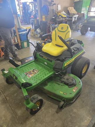 Photo of 2025 John Deere Z330R