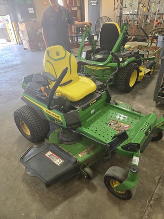 Photo of 2025 John Deere Z330R