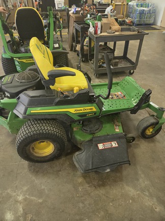 Photo of 2025 John Deere Z330R