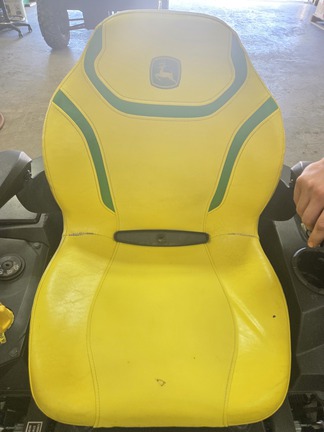 Photo of 2025 John Deere Z330R