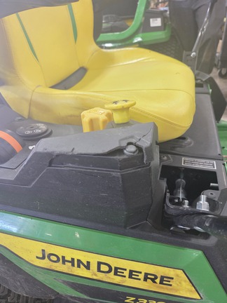 Photo of 2025 John Deere Z330R