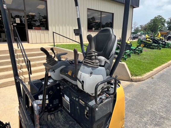 2020 John Deere 17G-5