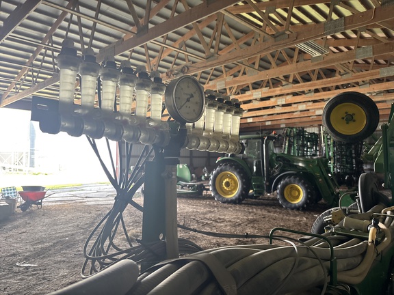 Used 2012 John Deere 1770NT CCS Planters: Drawn at Koenig Equipment in Anna, OH - Photo9
