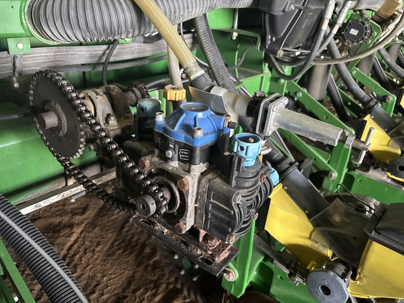 Used 2012 John Deere 1770NT CCS Planters: Drawn at Koenig Equipment in Anna, OH - Photo10