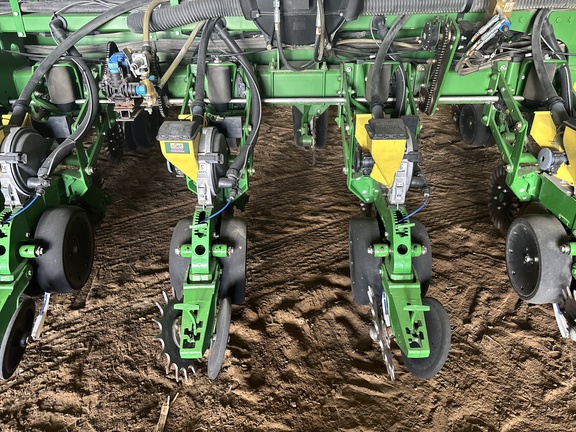 Used 2012 John Deere 1770NT CCS Planters: Drawn at Koenig Equipment in Anna, OH - Photo6