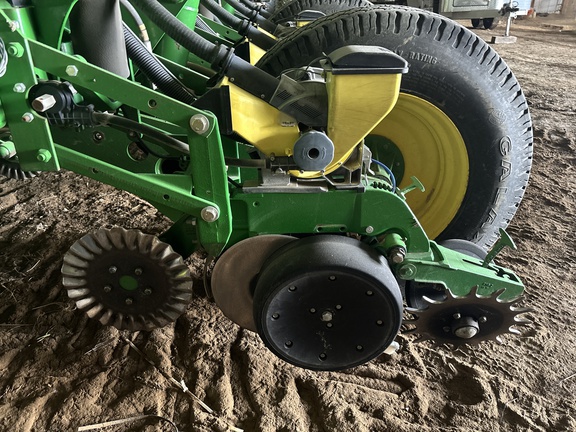 Used 2012 John Deere 1770NT CCS Planters: Drawn at Koenig Equipment in Anna, OH - Photo4