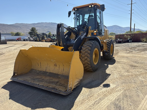 Photo of 2023 John Deere 444 P