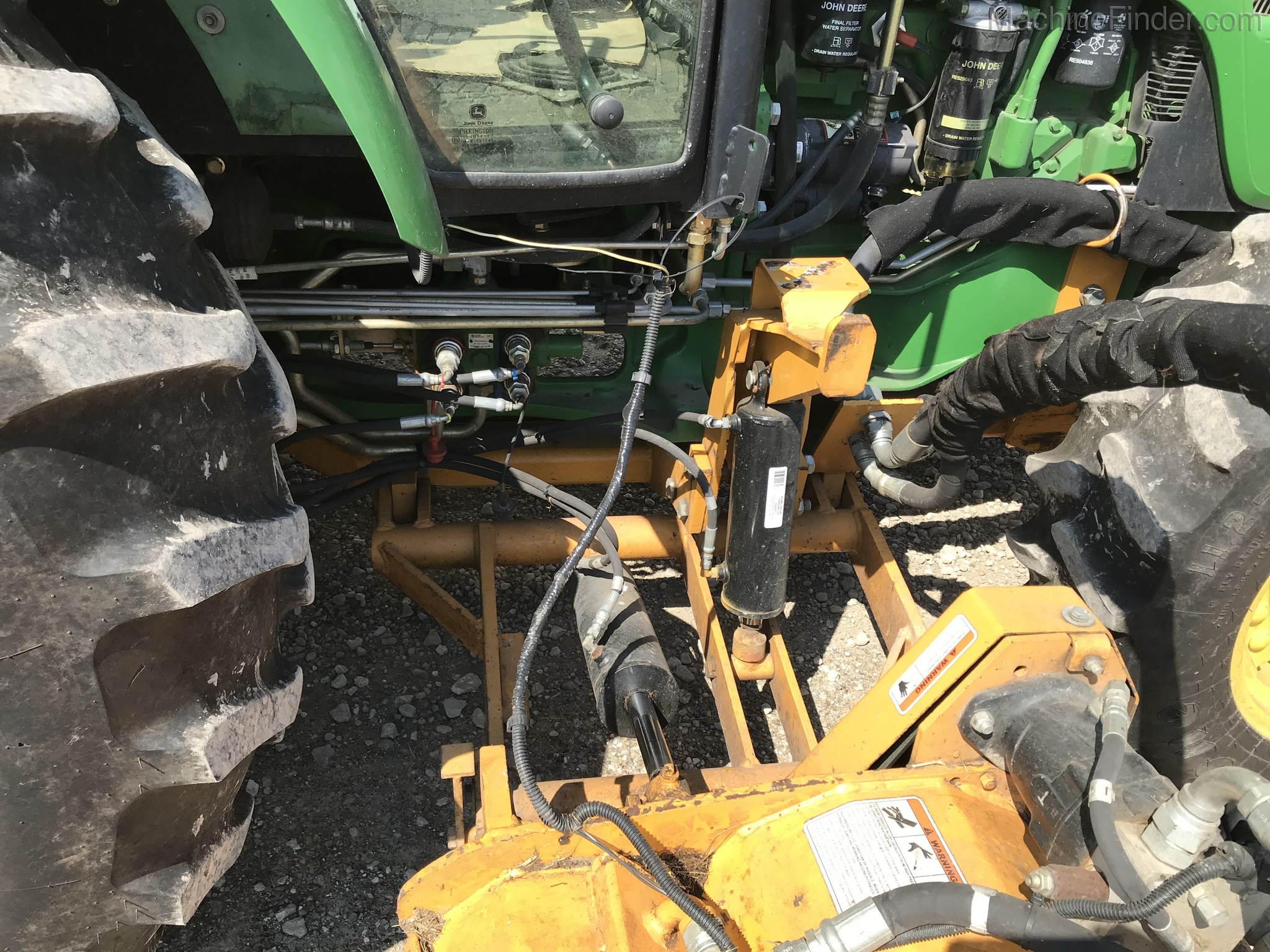 2011 John Deere 5085M Image 8