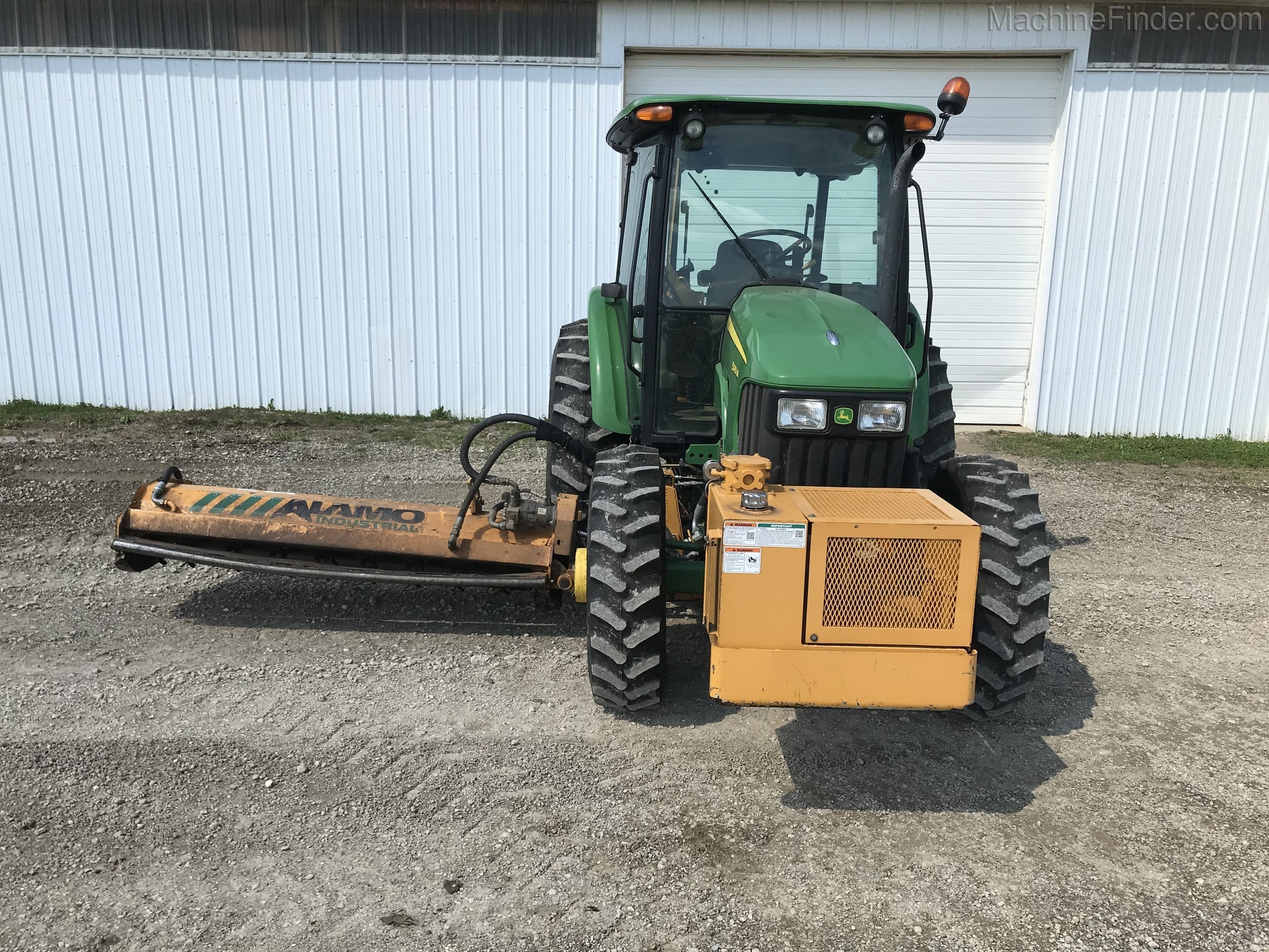 2011 John Deere 5085M Image 4
