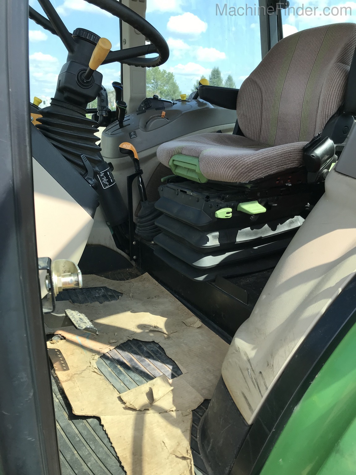 2011 John Deere 5085M Image 12