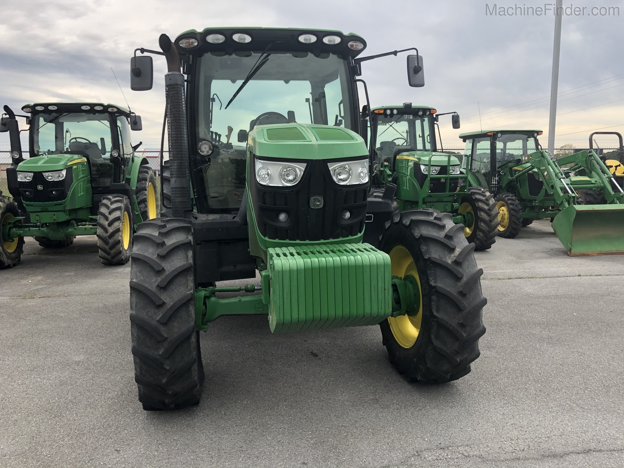 2014 John Deere 6125R Image 5