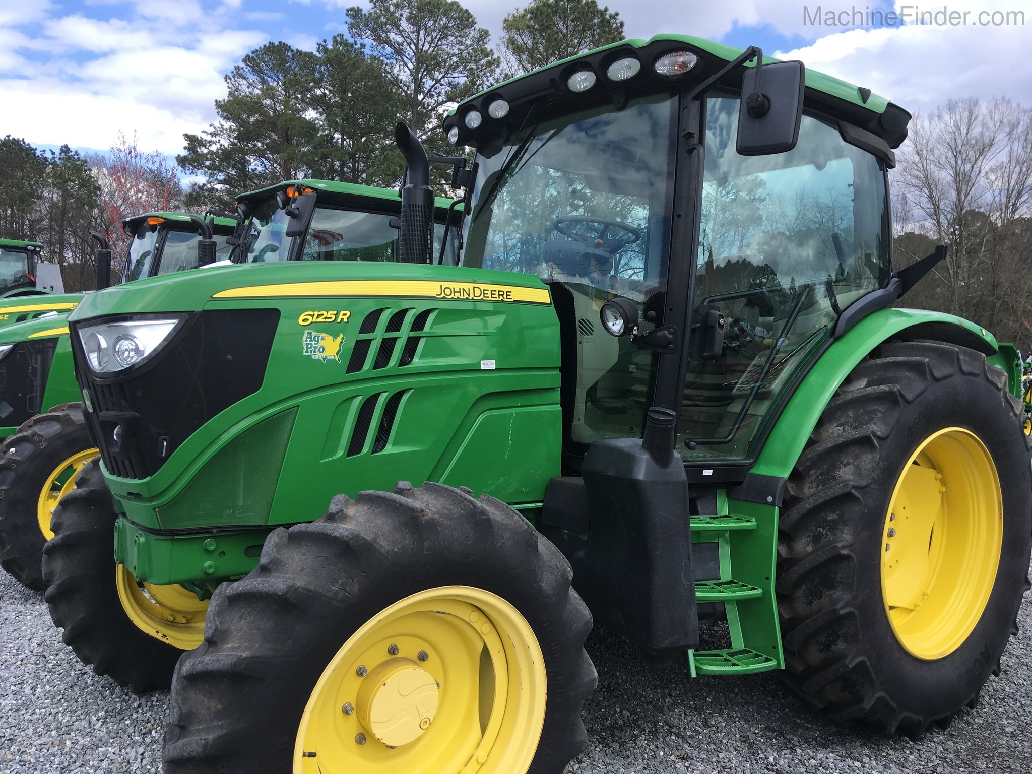 2014 John Deere 6125R Image 1