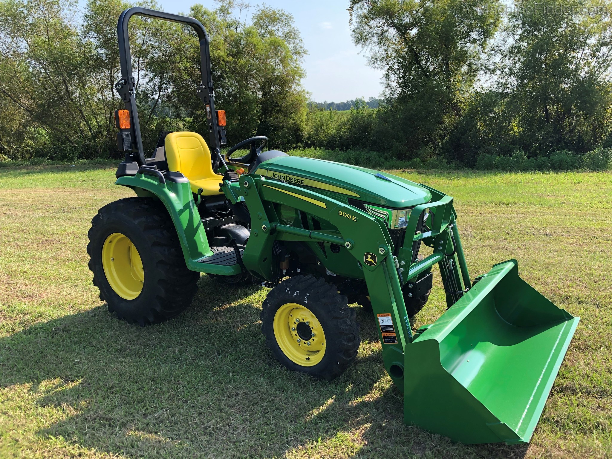 2020 John Deere 3032E Image 5