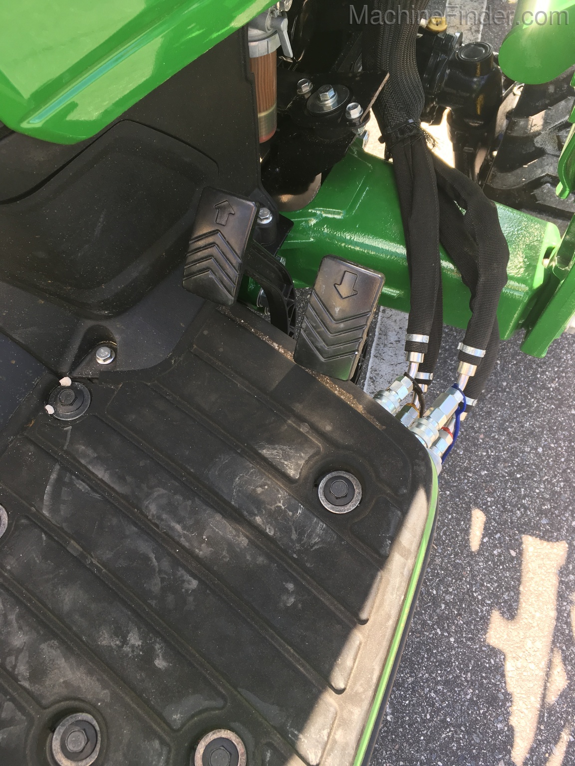 2020 John Deere 1025R Image 4