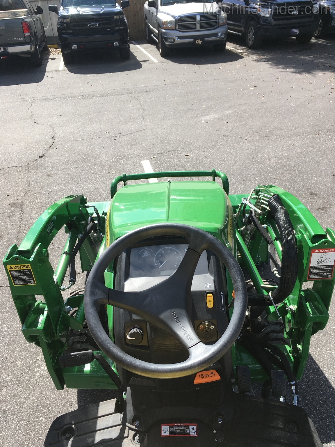 2020 John Deere 1025R Image 6