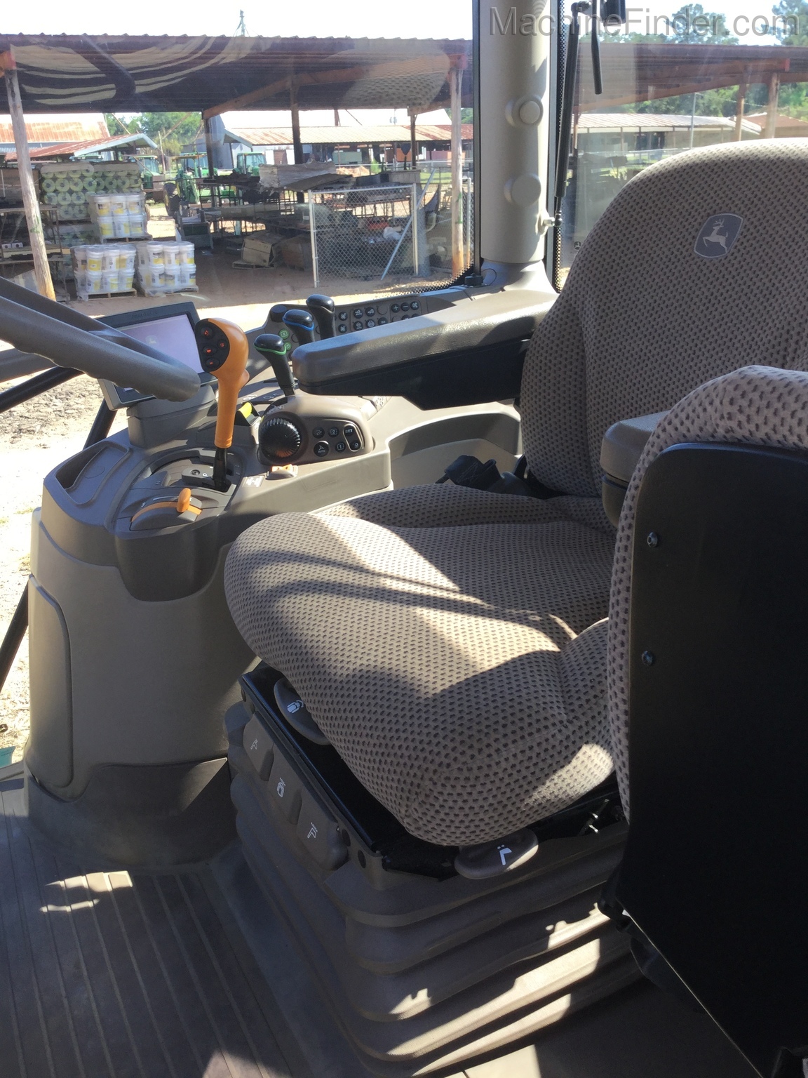 2019 John Deere 6145R Image 9