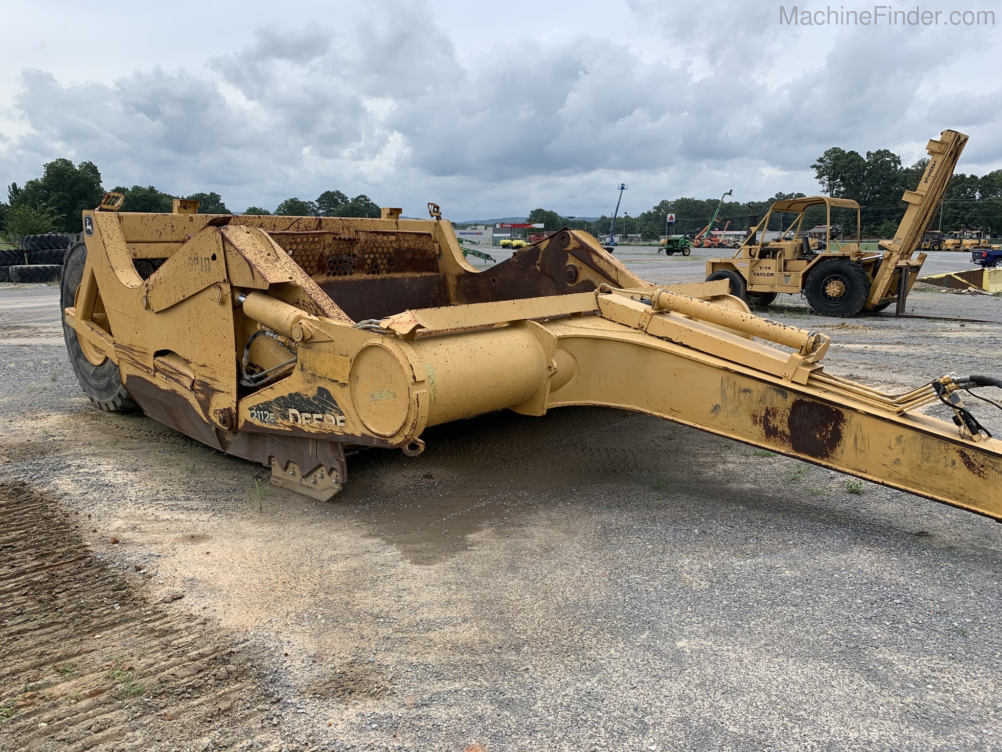 2013 John Deere 2112E Image 1