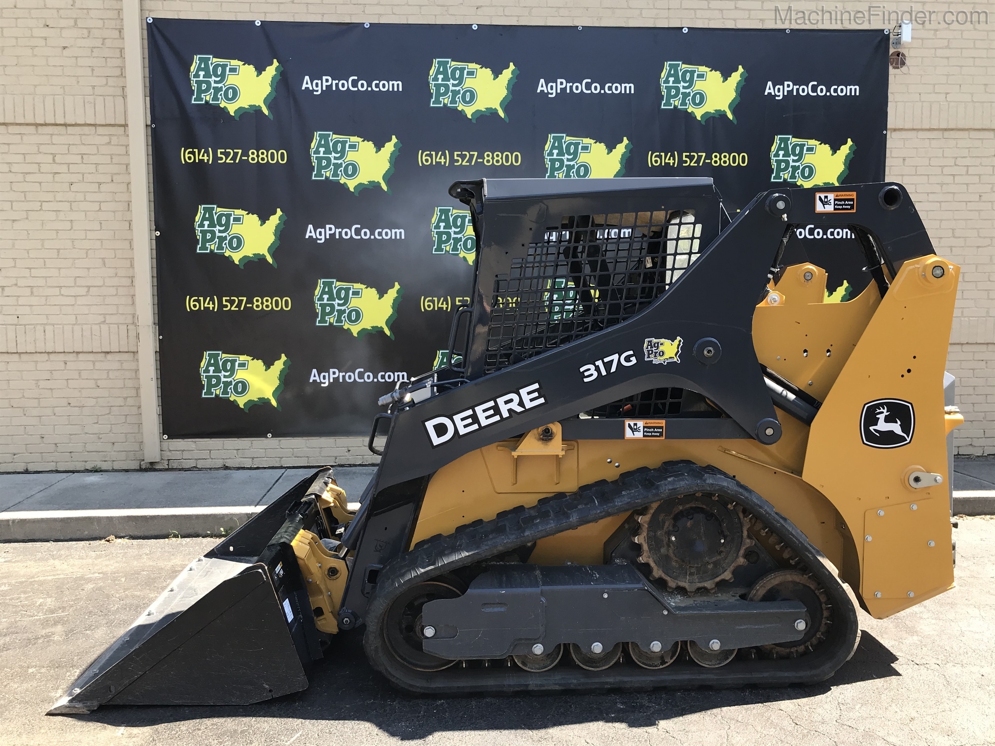 2019 John Deere 317G Image 1