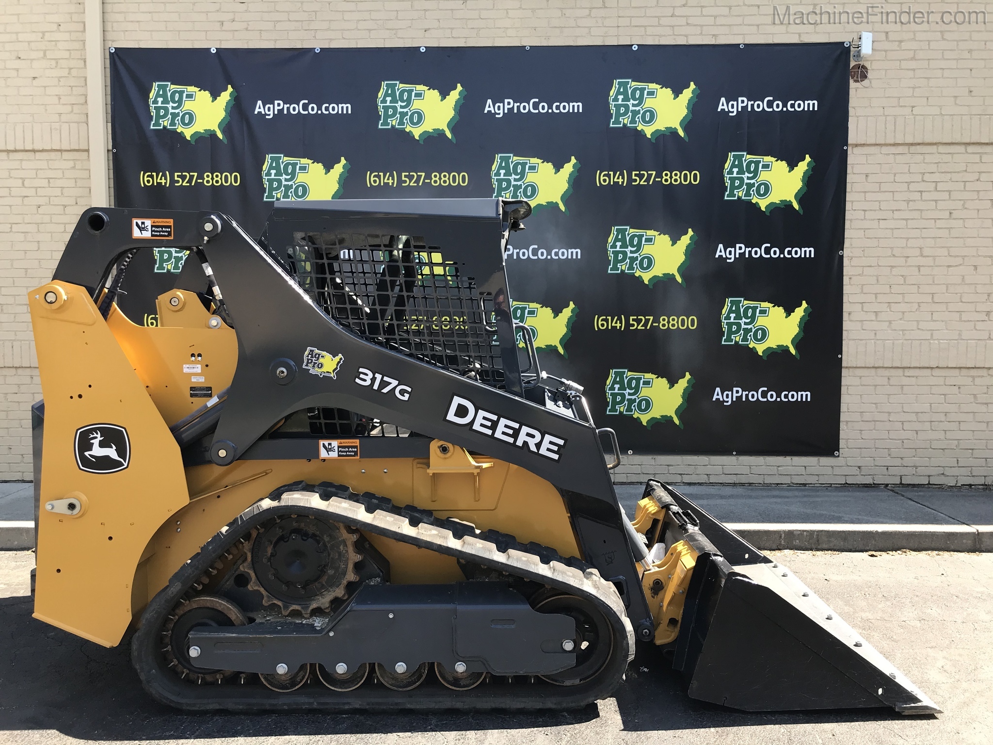 2019 John Deere 317G Image 2
