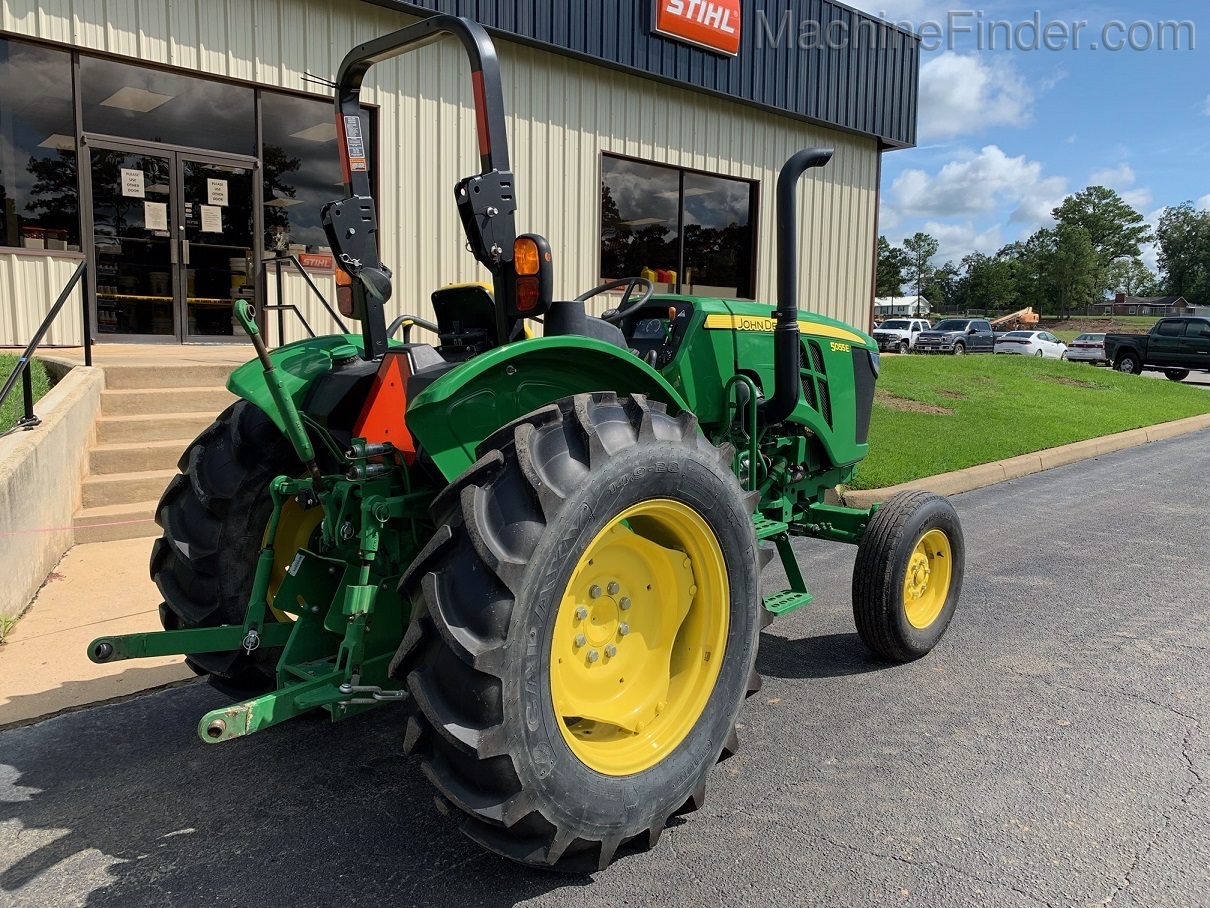 2016 John Deere 5055E Image 2