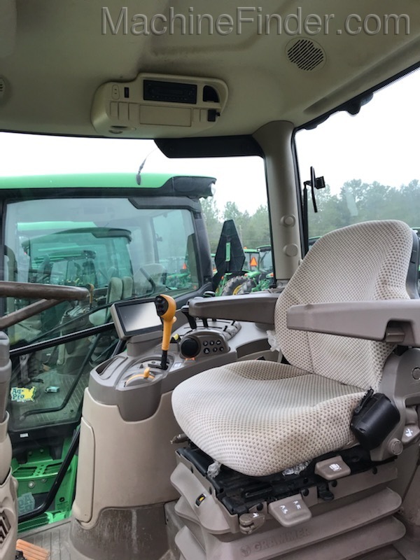 2015 John Deere 6130R Image 6