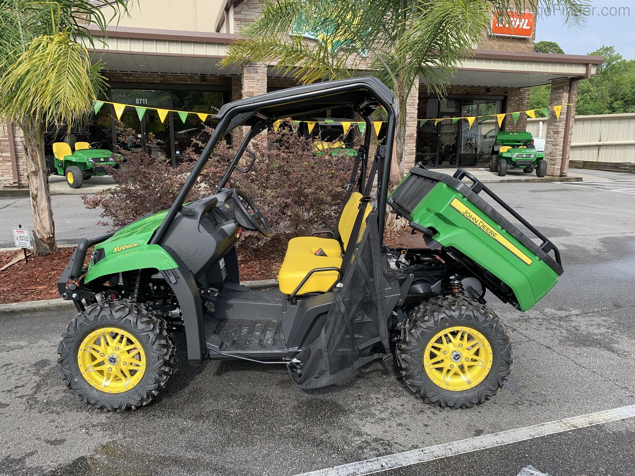 2021 John Deere 590M Image 3