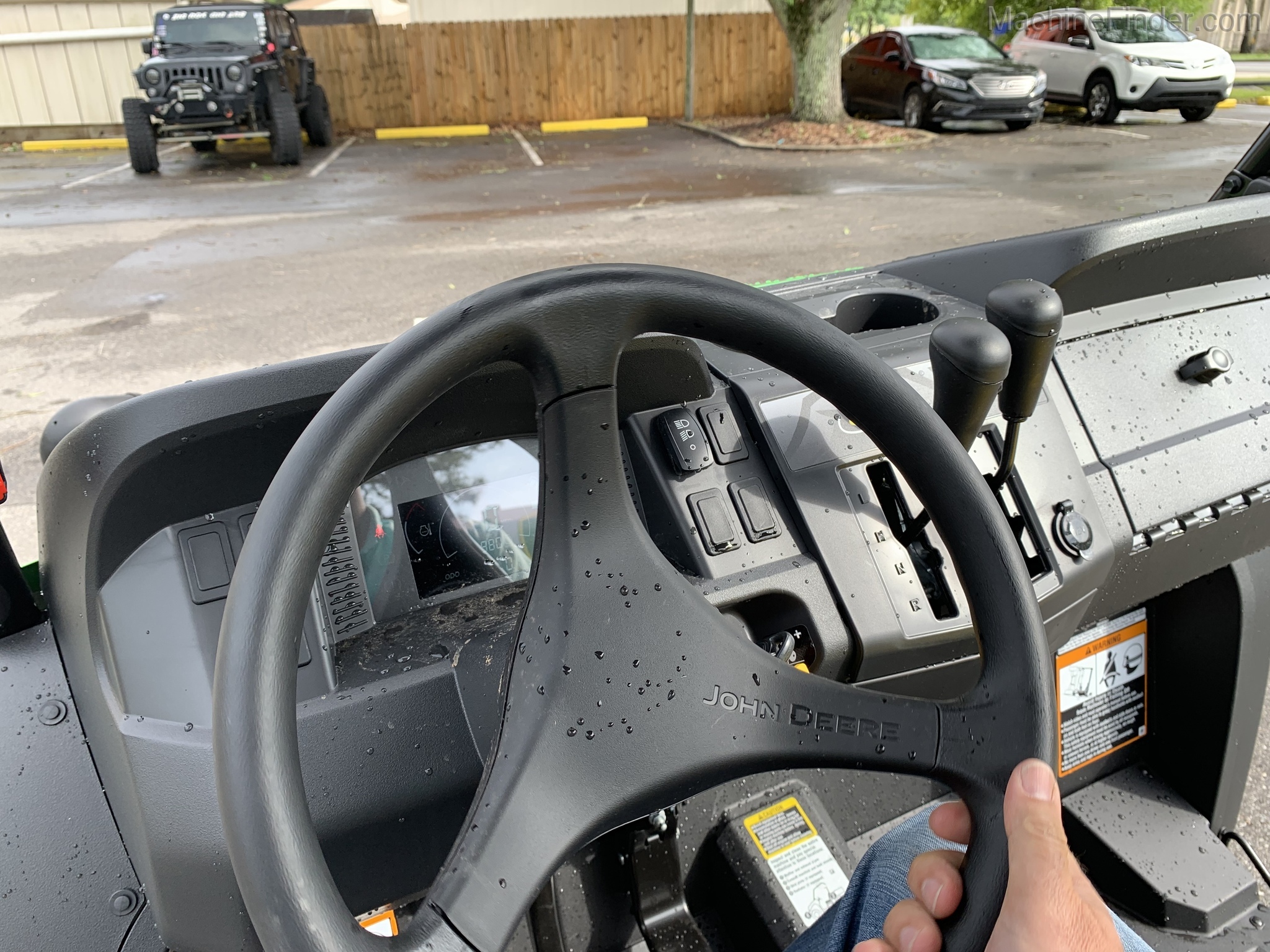 2021 John Deere 590M Image 8