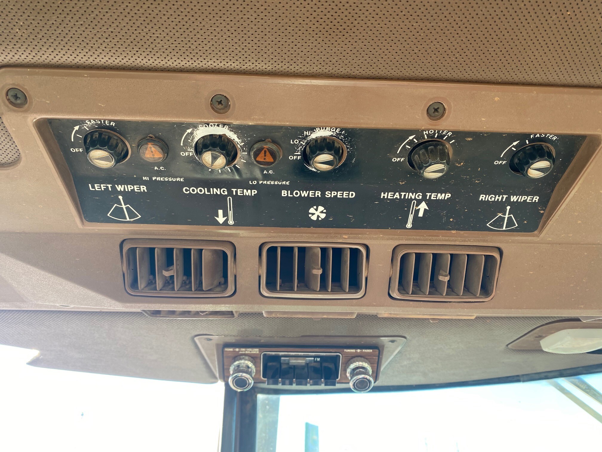 John Deere 4650 Image 6