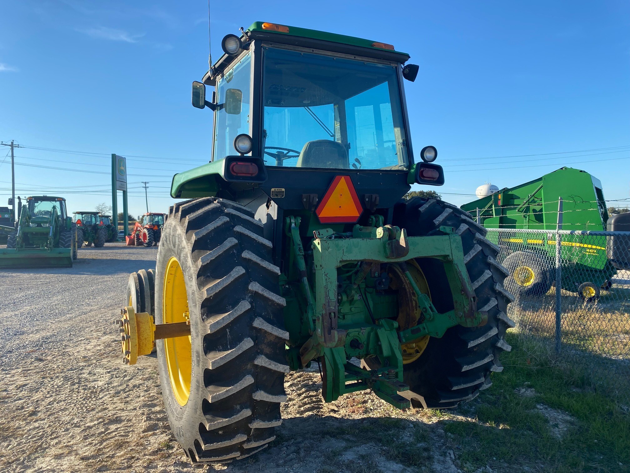 John Deere 4650 Image 2
